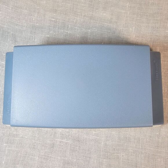 Vintage Tupperware Butter Dish w Lid Holds 2 sticks Very Good Condition - Picture 4 of 4